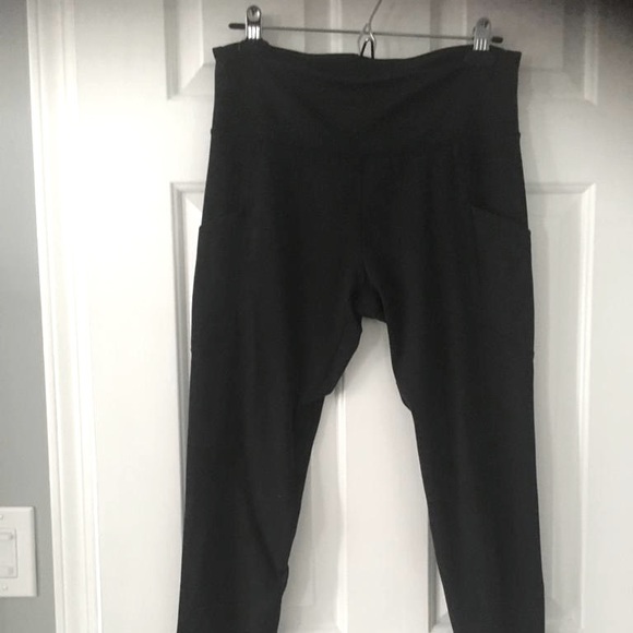 High Waist Yoga Leggings with Pockets - Black Colour - Picture 1 of 4